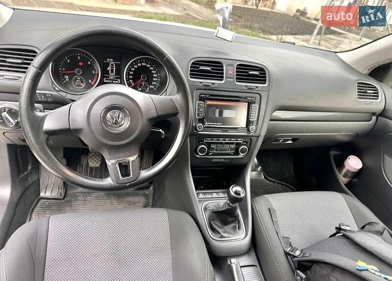 Универсал Volkswagen Golf 2011 в Черновцах