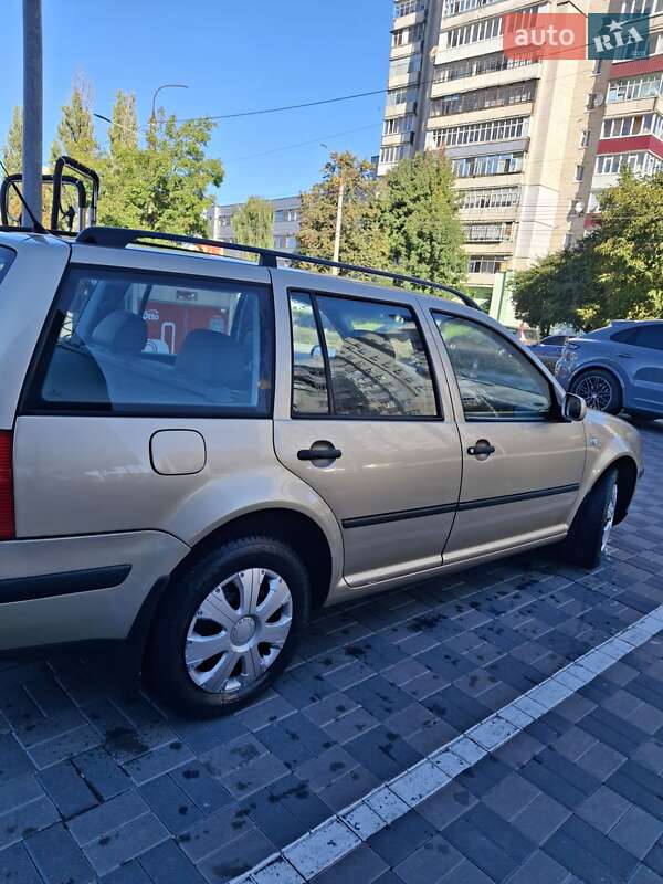Універсал Volkswagen Golf 2001 в Хмельницькому