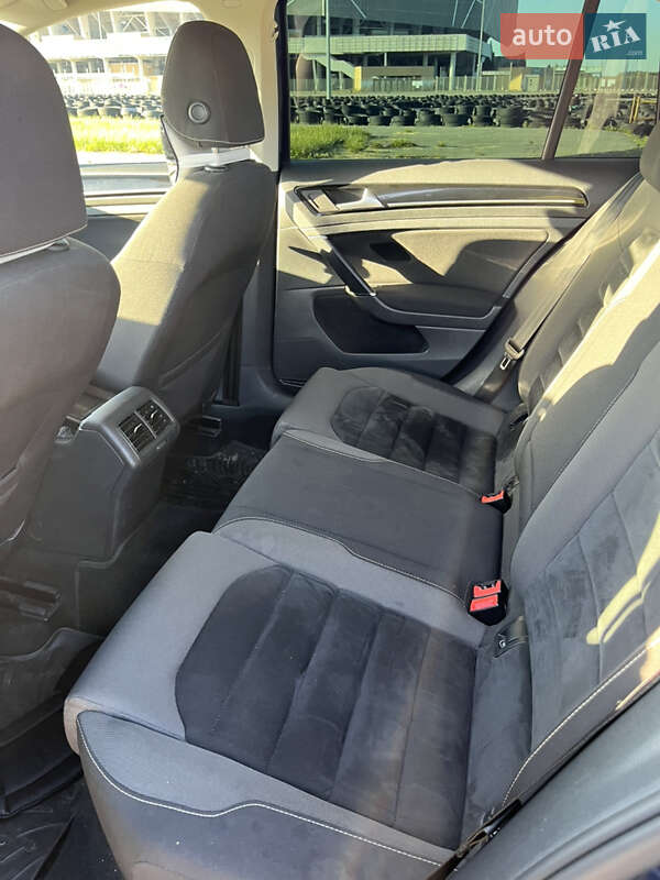 Универсал Volkswagen Golf 2015 в Львове