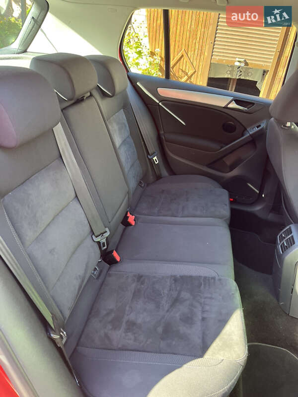 Хэтчбек Volkswagen Golf 2009 в Луцке