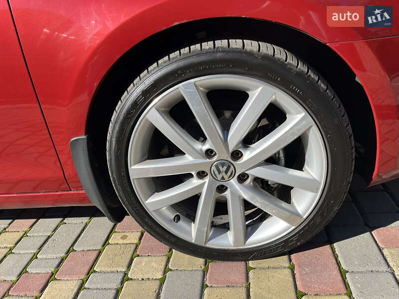 Хэтчбек Volkswagen Golf 2009 в Луцке