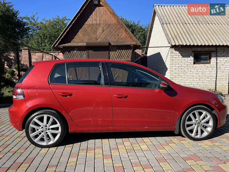 Хэтчбек Volkswagen Golf 2009 в Луцке