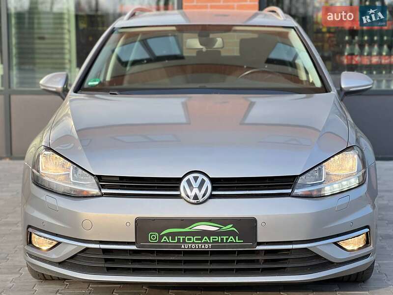 Универсал Volkswagen Golf 2019 в Киеве