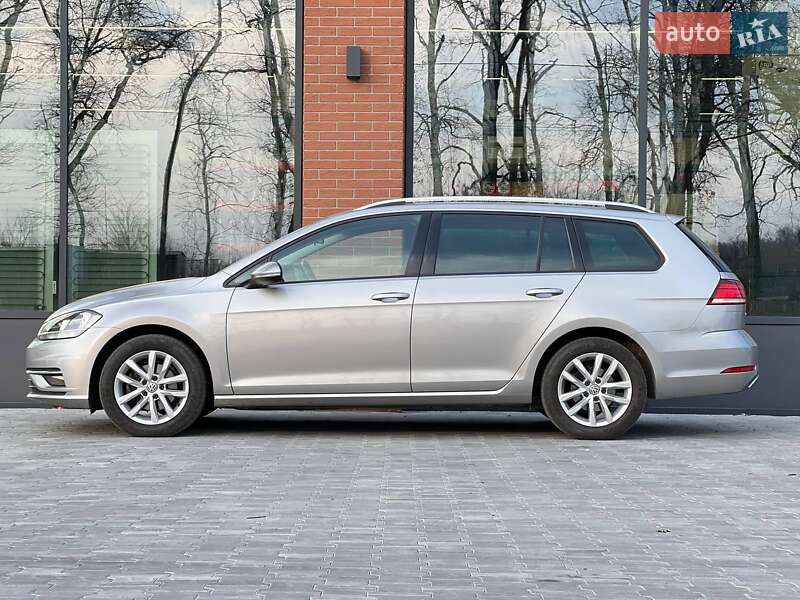 Универсал Volkswagen Golf 2019 в Киеве