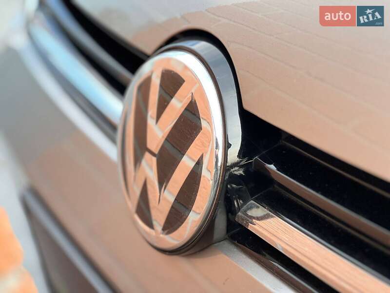 Универсал Volkswagen Golf 2019 в Киеве