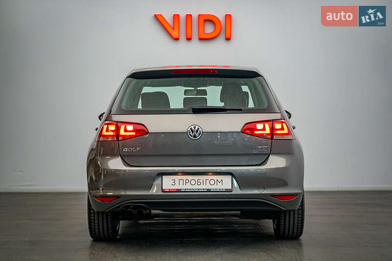 Хетчбек Volkswagen Golf 2014 в Києві