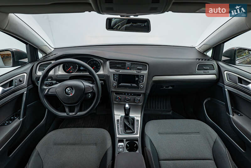 Хетчбек Volkswagen Golf 2014 в Києві