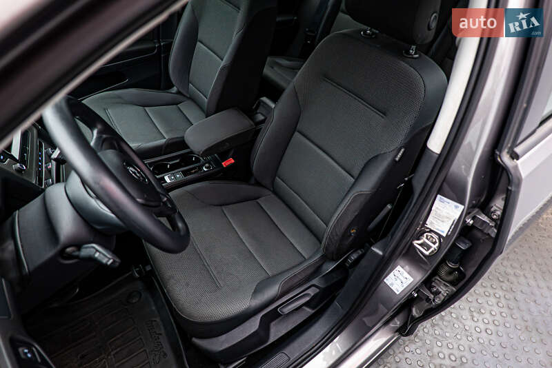 Хетчбек Volkswagen Golf 2014 в Києві