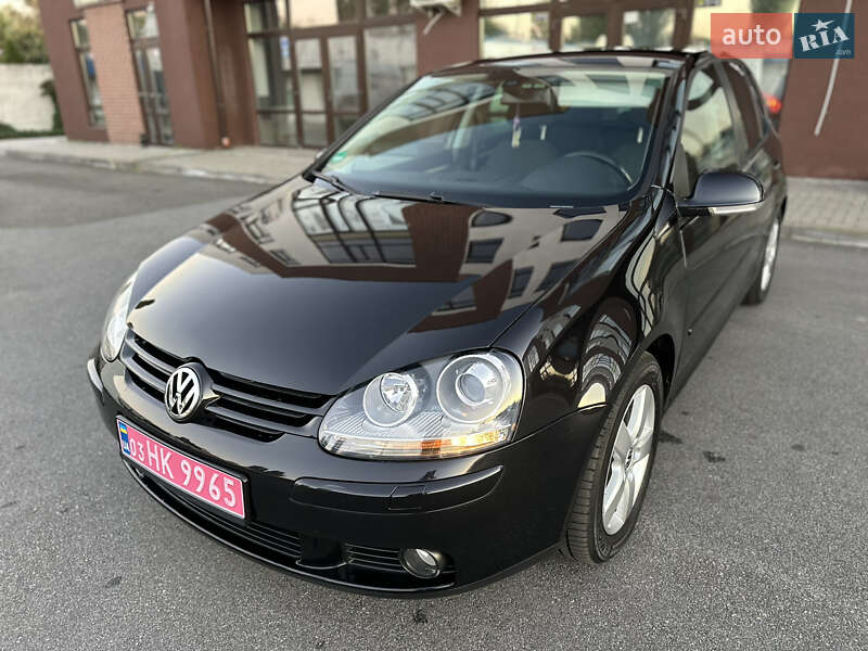 Хетчбек Volkswagen Golf 2009 в Києві