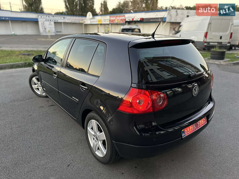 Хетчбек Volkswagen Golf 2009 в Києві