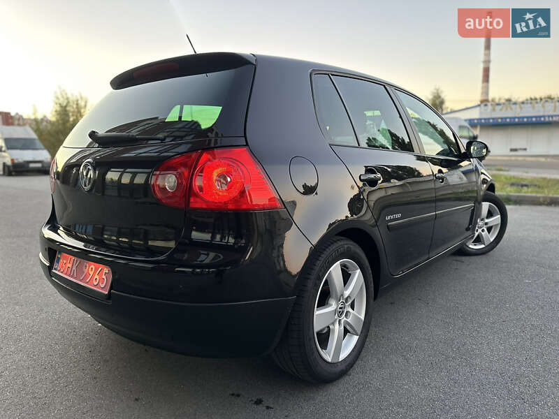 Хетчбек Volkswagen Golf 2009 в Києві
