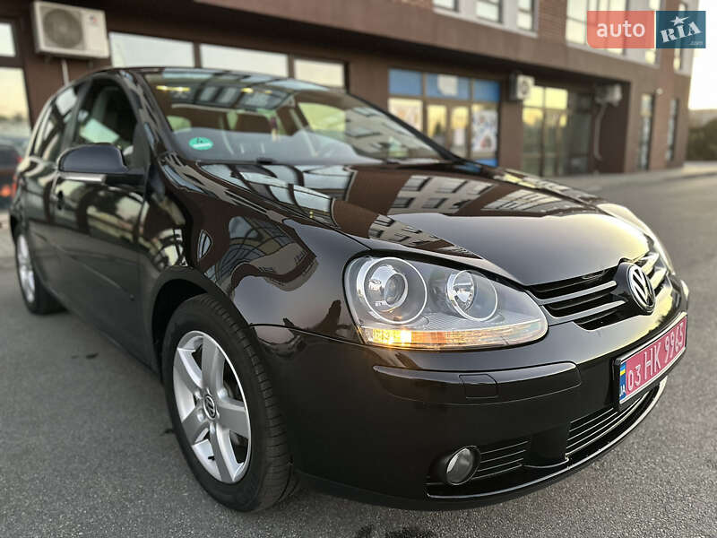 Хетчбек Volkswagen Golf 2009 в Києві