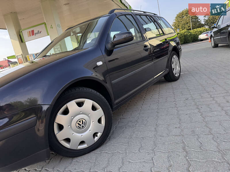 Універсал Volkswagen Golf 2001 в Дрогобичі
