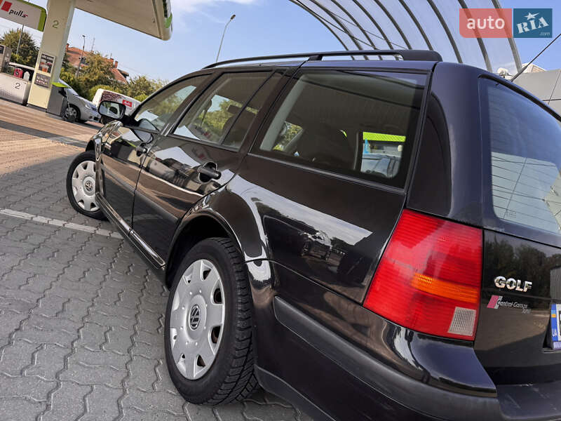 Універсал Volkswagen Golf 2001 в Дрогобичі