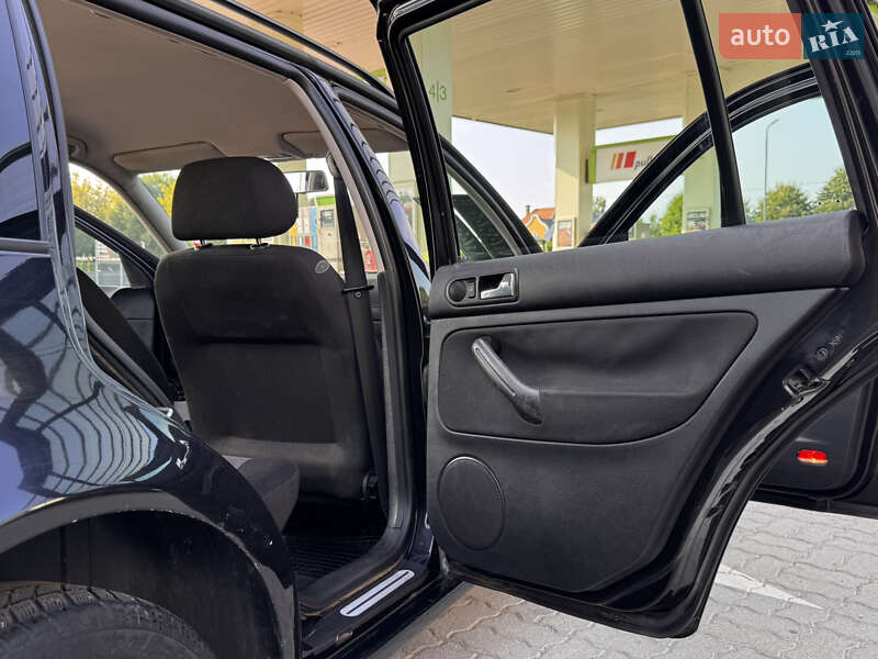 Універсал Volkswagen Golf 2001 в Дрогобичі