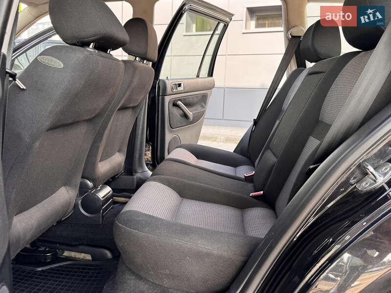 Універсал Volkswagen Golf 2001 в Дрогобичі