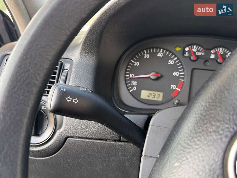 Універсал Volkswagen Golf 2001 в Дрогобичі