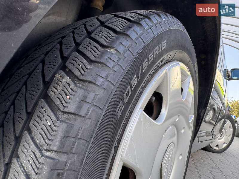 Універсал Volkswagen Golf 2001 в Дрогобичі