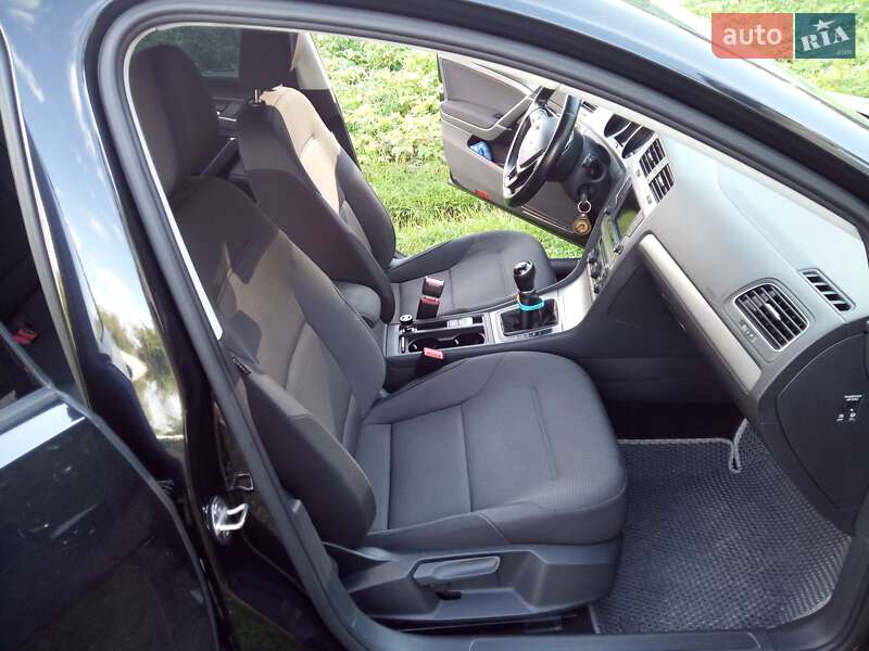Універсал Volkswagen Golf 2016 в Івано-Франківську