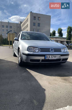 Хетчбек Volkswagen Golf 2001 в Черкасах