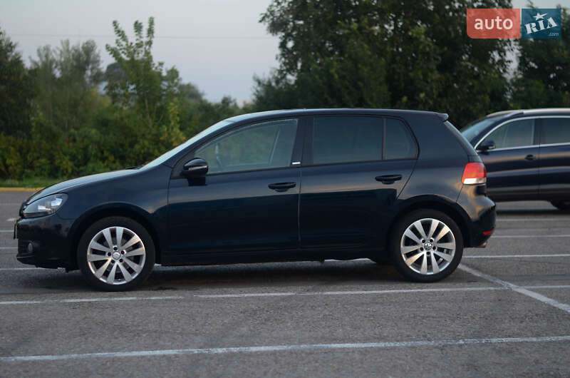 Хэтчбек Volkswagen Golf 2011 в Черновцах