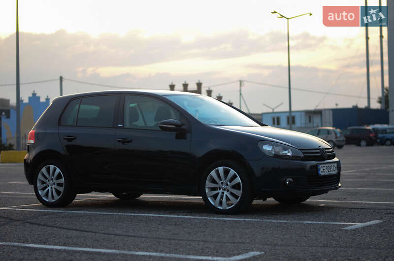 Хэтчбек Volkswagen Golf 2011 в Черновцах