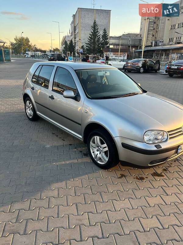 Volkswagen Golf 2002