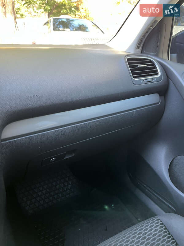 Хэтчбек Volkswagen Golf 2011 в Одессе