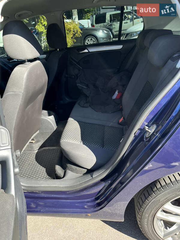 Хэтчбек Volkswagen Golf 2011 в Одессе