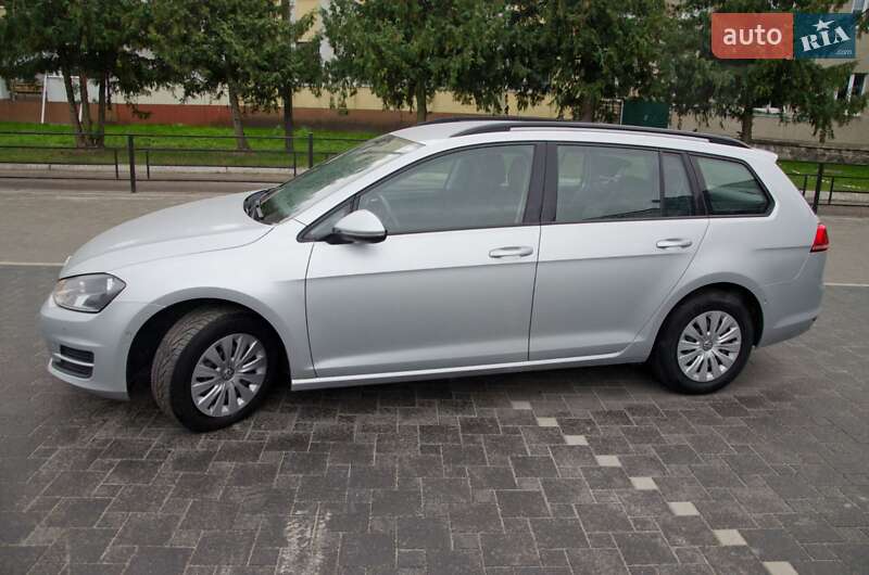 Універсал Volkswagen Golf 2015 в Сарнах