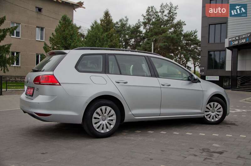 Універсал Volkswagen Golf 2015 в Сарнах