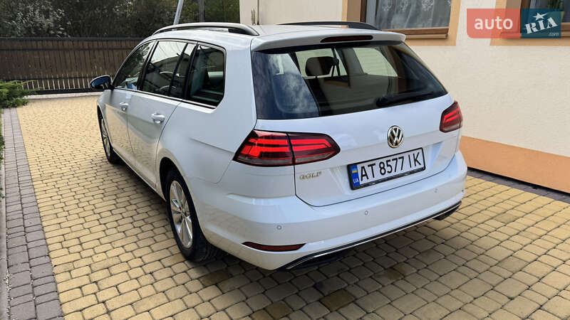 Универсал Volkswagen Golf 2020 в Калуше