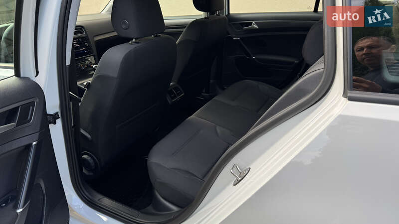 Универсал Volkswagen Golf 2020 в Калуше