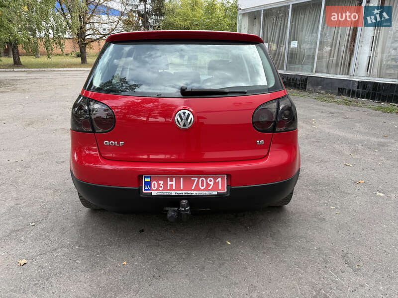 Хэтчбек Volkswagen Golf 2005 в Полтаве