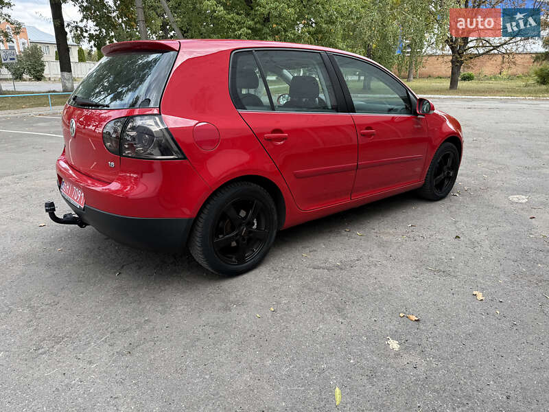 Хэтчбек Volkswagen Golf 2005 в Полтаве