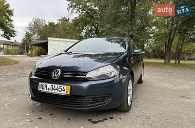 Хетчбек Volkswagen Golf 2010 в Лебедині