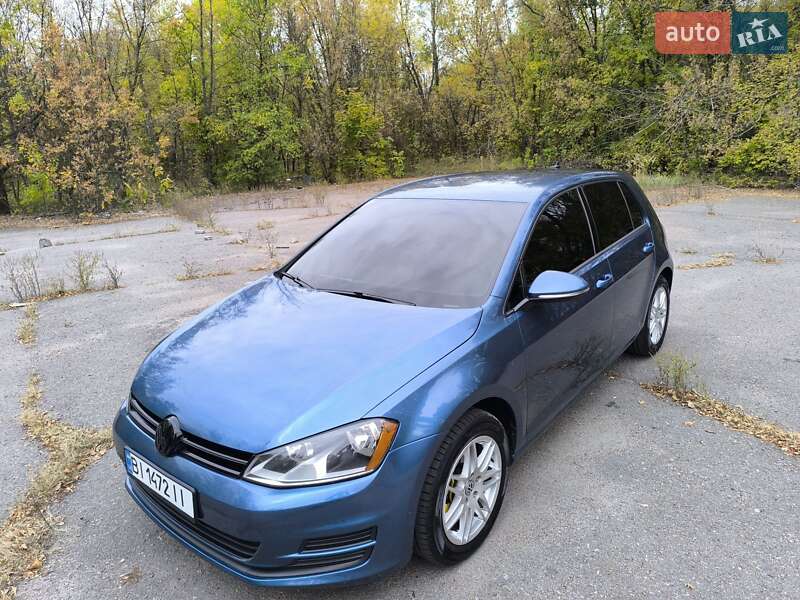 Хэтчбек Volkswagen Golf 2015 в Кременчуге