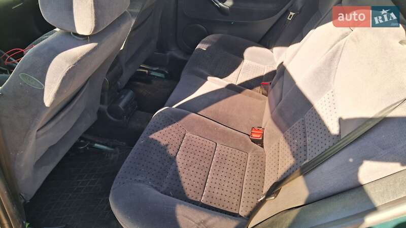 Хэтчбек Volkswagen Golf 1999 в Стрые