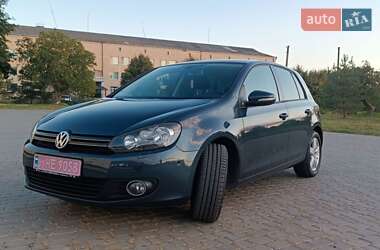 Хетчбек Volkswagen Golf 2010 в Теплику