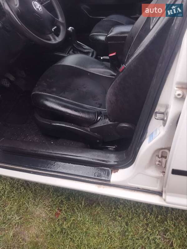 Універсал Volkswagen Golf 2005 в Новій Ушиці