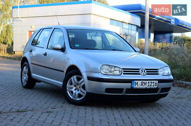 Хетчбек Volkswagen Golf 2001 в Самборі