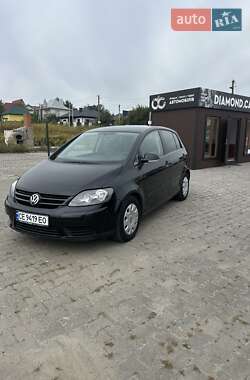 Хетчбек Volkswagen Golf 2005 в Чернівцях