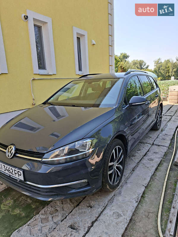 Універсал Volkswagen Golf 2019 в Києві