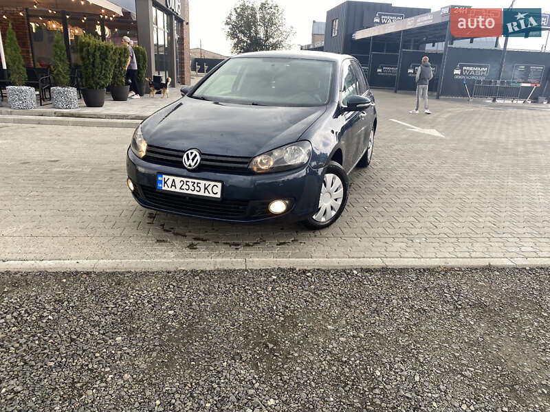 Хэтчбек Volkswagen Golf 2010 в Луцке