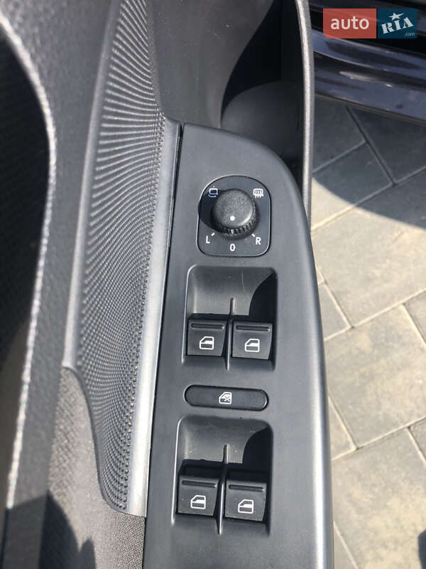 Универсал Volkswagen Golf 2010 в Луцке