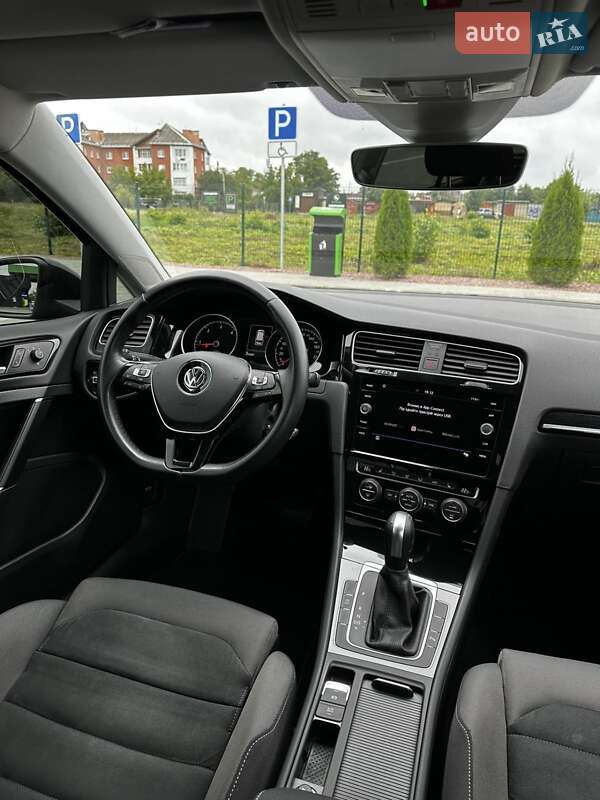 Універсал Volkswagen Golf 2019 в Стрию