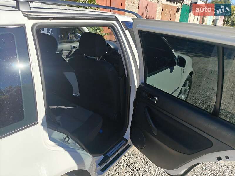 Универсал Volkswagen Golf 2004 в Умани фото 11 Универсал Volkswagen Golf 2004 в Умани