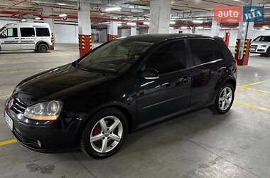 Хетчбек Volkswagen Golf 2004 в Болграді