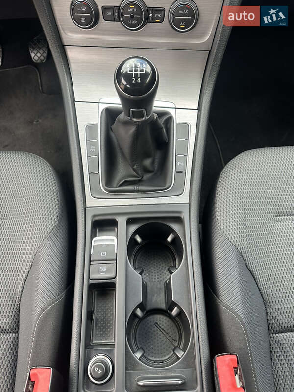Універсал Volkswagen Golf 2014 в Сваляві фото 17 Універсал Volkswagen Golf 2014 в Сваляві