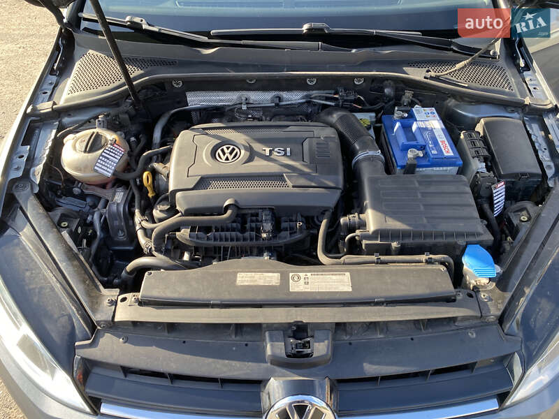 Хетчбек Volkswagen Golf 2014 в Запоріжжі